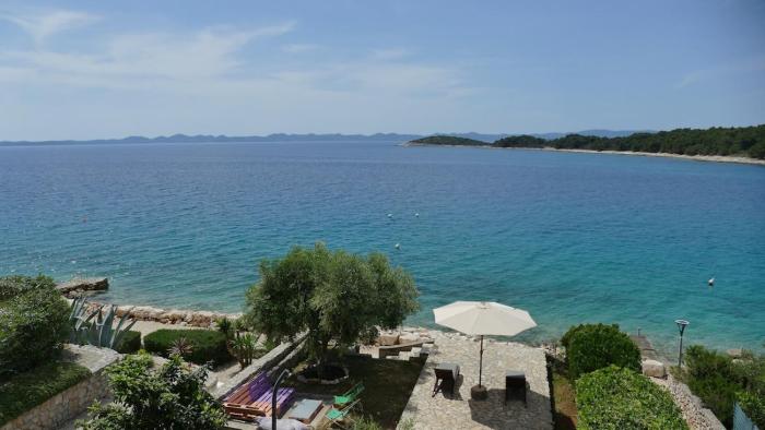 Big Family House with Beach Access