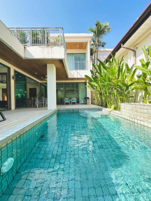 Pool Villa 3BR Steps to Beach, Market & Pier P18