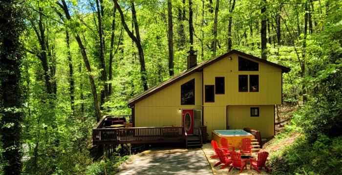 Bear Hideaway