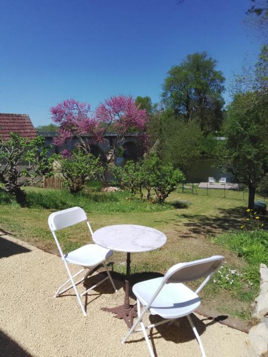 Gite Le Berry, Riverside property in Belabre