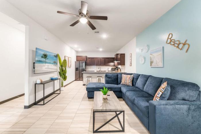 Coastal 2BR 2BA Home King Bed Smart TVs B