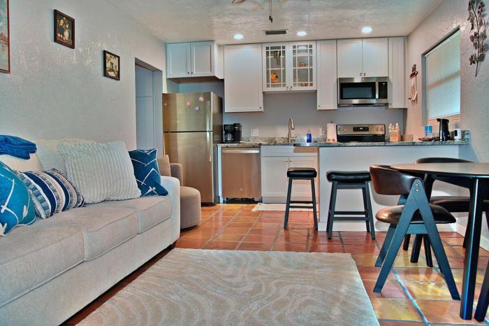 Manatee River Bungalow - 4