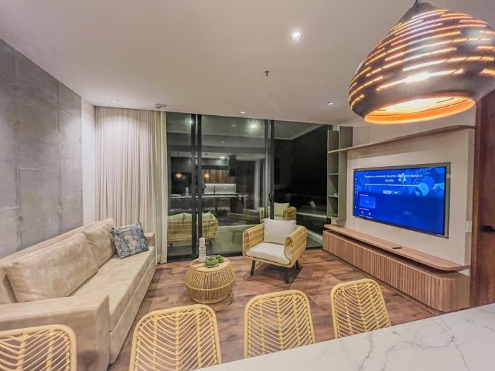 Majestic Heights: A Signature Luxury Stay