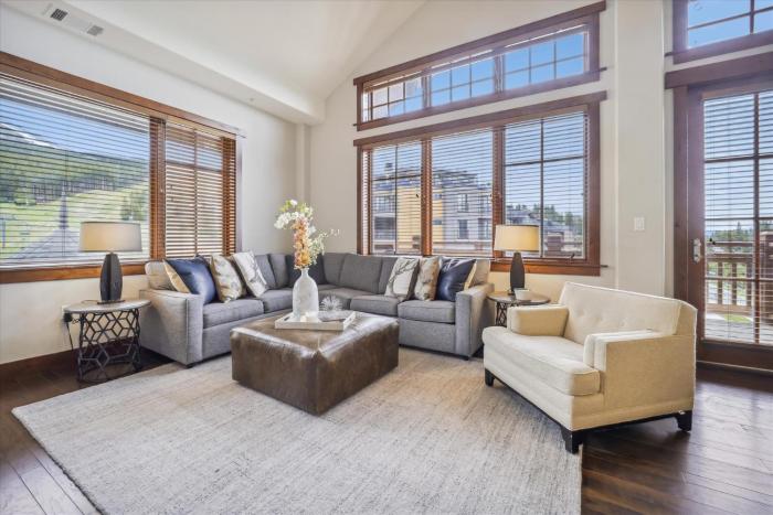 One Ski Hill Place 8424- Ski-InOut with Spa and Pool