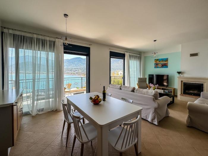 Byrons Seaside, Panoramic Sea View in Stalis