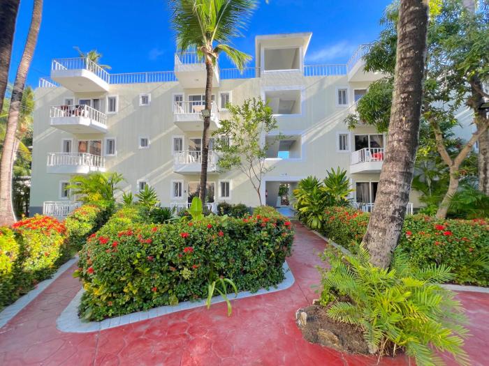 GARDEN TROPICAL STUDIOS WITH POOL at Sol Caribe