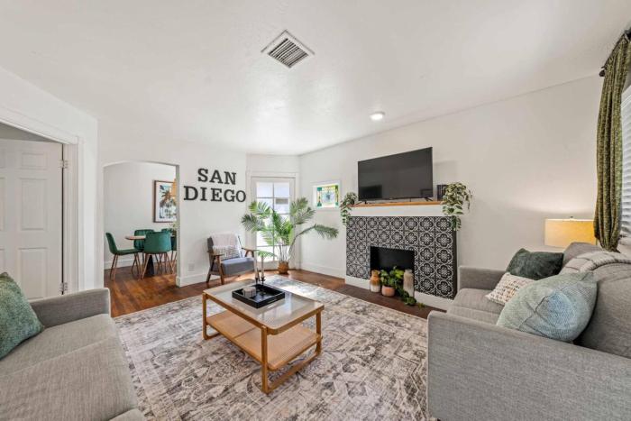 Amazing 4BR Home wParking