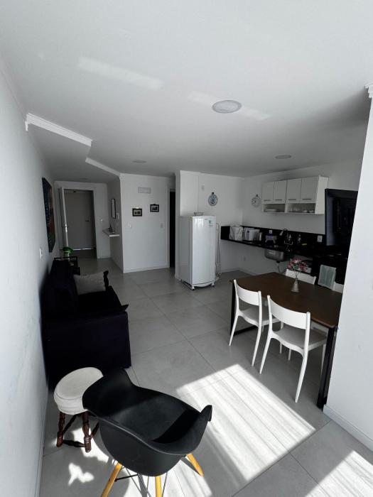 Apartamento de 2 quartos entre Canasvieiras e canajurê