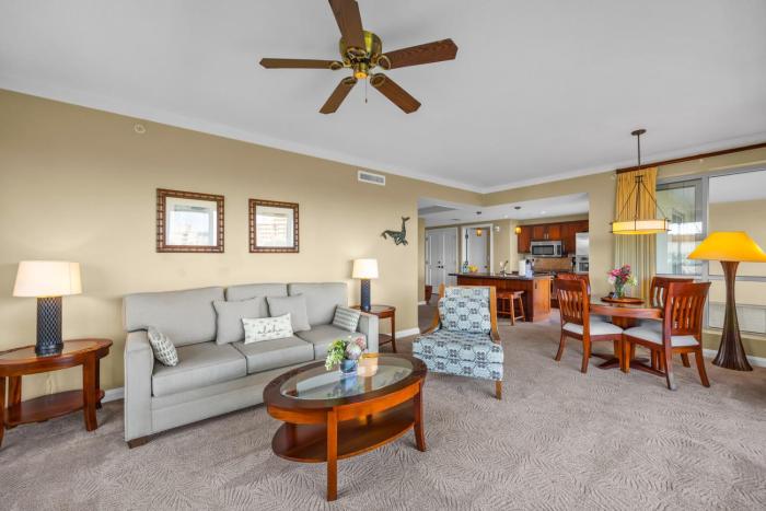 Honua Kai 3 FREE CARS KBM Resorts Mountain and Ocean Views 3 Units 6 Bedrooms HK ML-3571