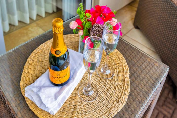 Honua Kai Villas Ocean View 7 BR Sleeps 20 Great for Families Complimentary Car with 6 Nights HKH ML-1121 by KBM