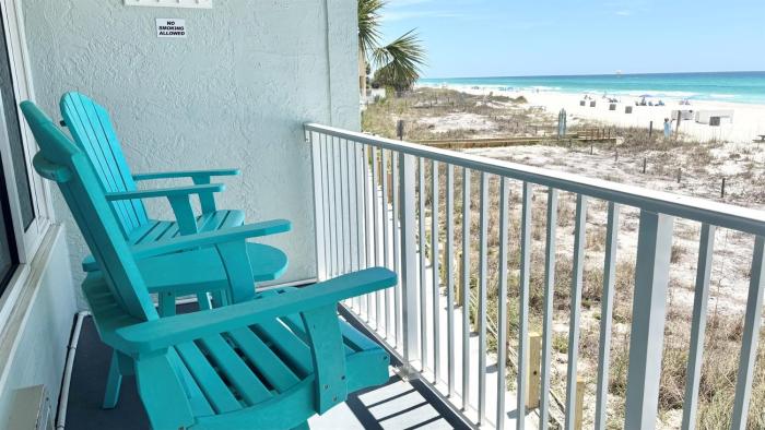 Beachfront King, Private Balcony,No fees-CC219 Pcb
