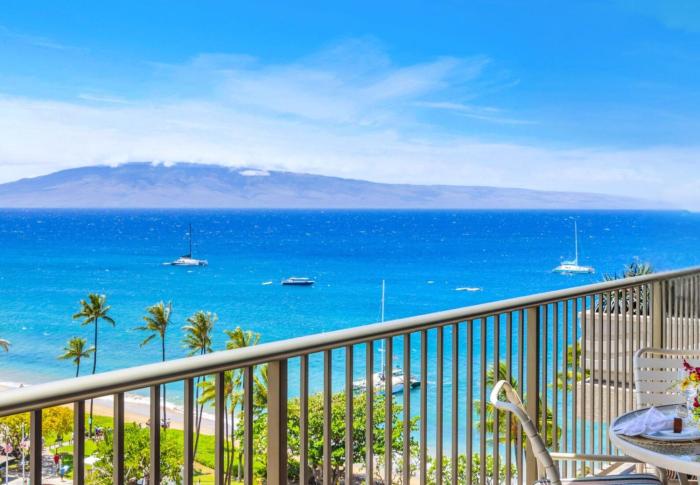 Whaler Ocean View 1 BR Sleeps 4 Steps to Beach Complimentary Car with 6 Nights WH2-1169 by KBM