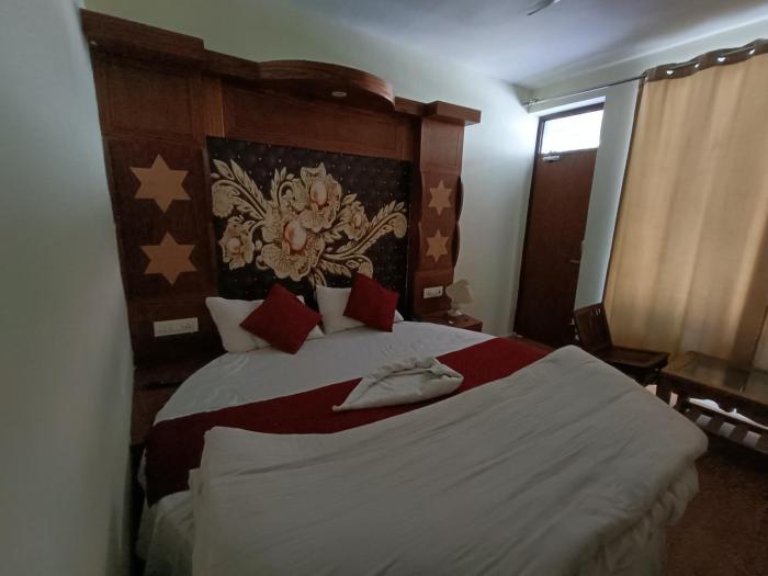 Hotel Devlok regency