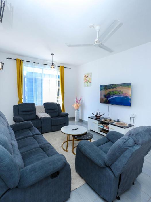Azurah Coastal Stays Nyali - Fast WiFi ,Self Check-in , Quiet Neighbourhood