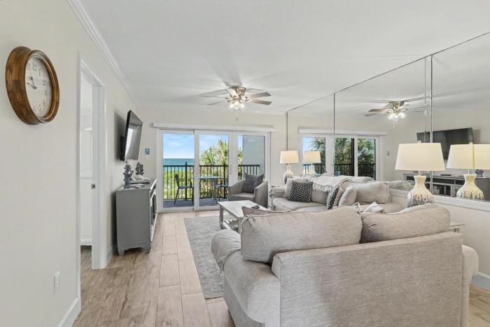 Lands End 8-303 Beach Front