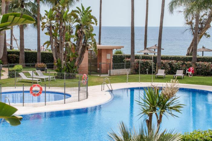 Sunny Sea Oasis - Estepona
