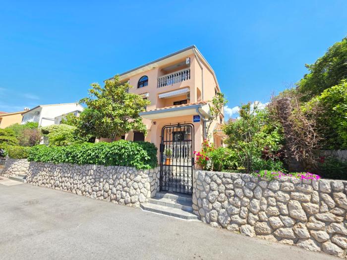 ELMA Apartments in a quiet area