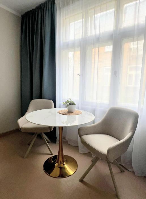 Chic & simple old town apartment