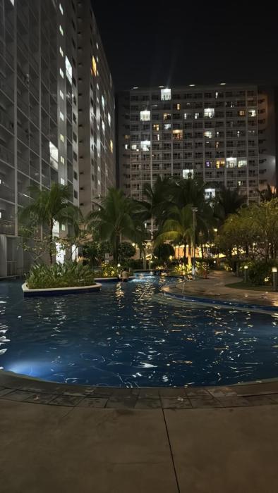 Shore Residence Condo near MOA with pool