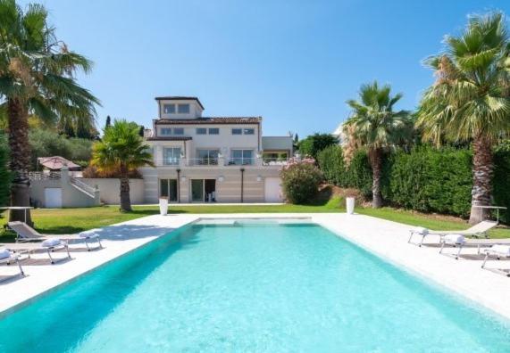 Villa Frendy