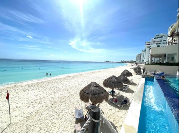 Caribbean View at Cancun Plaza Beachfront Condos