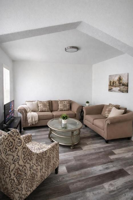Cozy 2BR Home Near Toledo Hospital