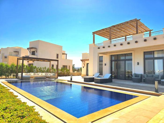 Stunning Villa with breathtaking golf & lake view