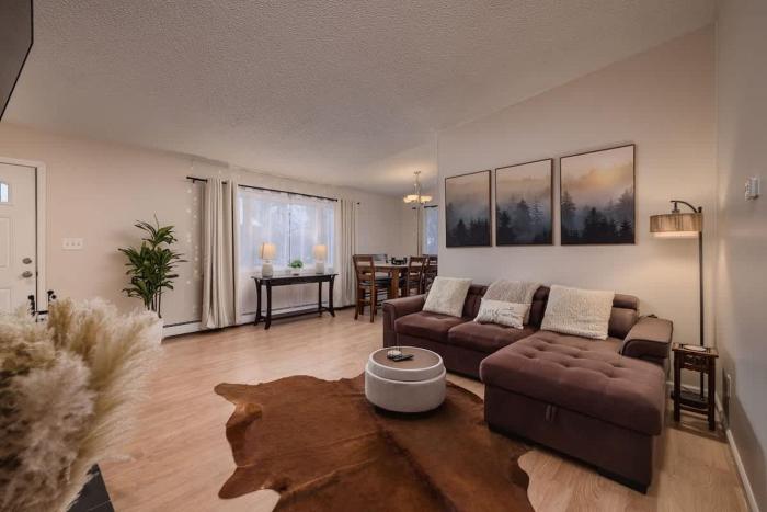 Cozy South Addition Downtown Getaway - King Beds