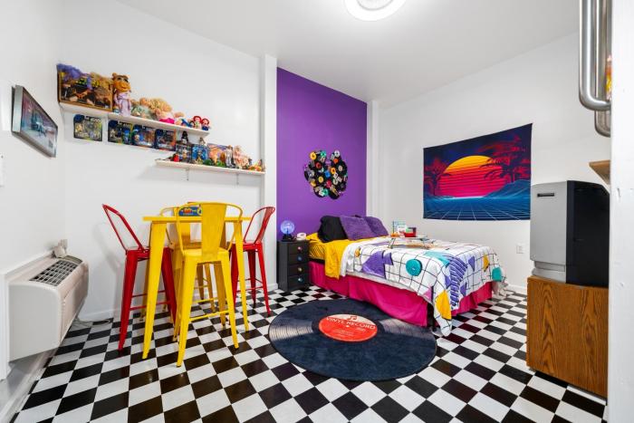 Retro Loft Getaway l Mario Fun & Farm Vibes