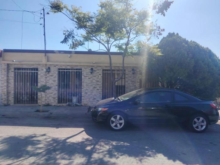 Acogedora habitacion independiente con sala de estar y baño privado