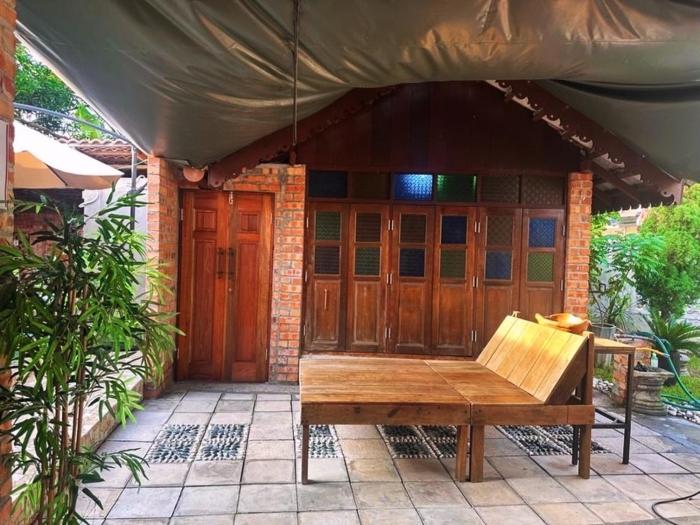 Lelangit Inn