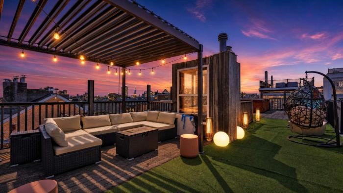 Apartmint - Grand Queen Village Retreat in Philladelphia