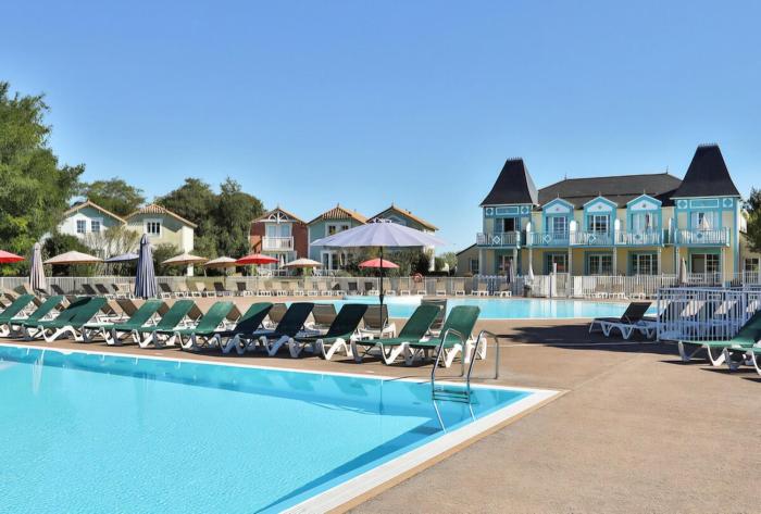 "MOULIN VERT RIVAGE" Maison, 6 personnes, au coeur du golf, village vacances, accès piscines gratuit
