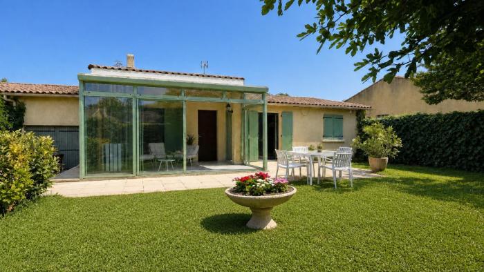 Maison 3 ch et jardin à lisle sur la sorgue près de la rivière