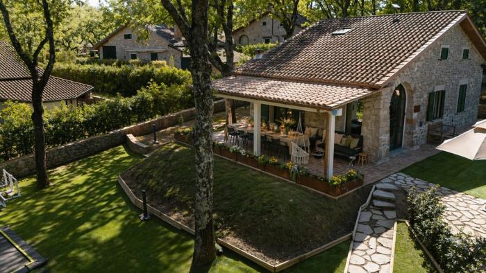 Casa Augusto - zojuist compleet gerenoveerde luxe villa bij Piegaro, Umbrie, op de grens met Toscane