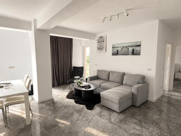 New Luxury Apartment in Giroc with private parking