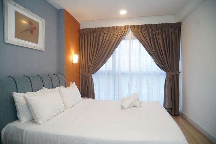2-Bed Luxe City View Atrium by RGP Homes