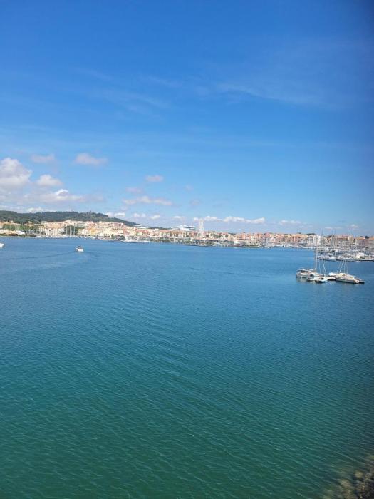 1-bedroom sea-view apartment with terrace, sleeps 4