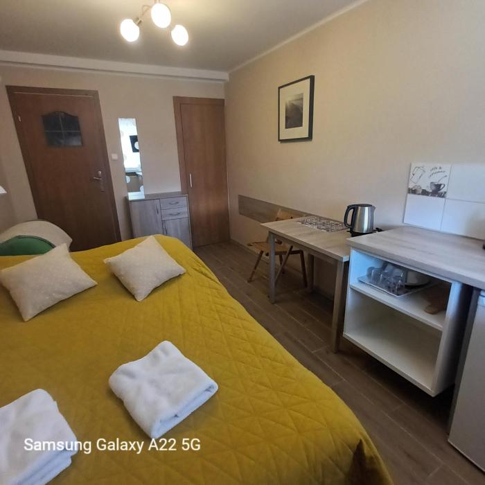 Apartamenty i pokoje u Kryni