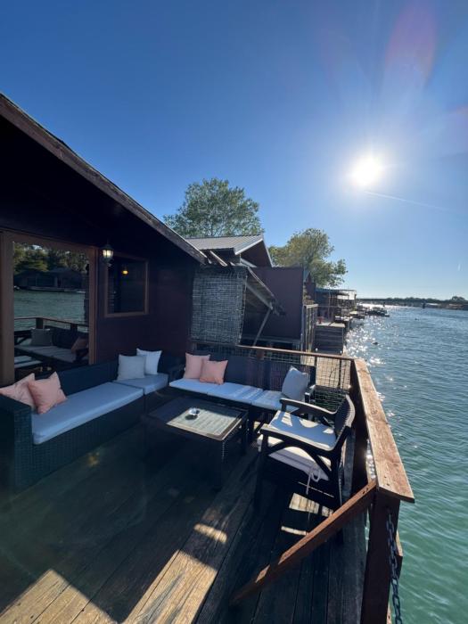 Florea Cottage