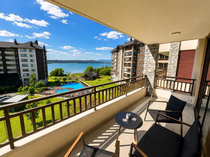 Departamento moderno con vista al lago Villarrica y piscina