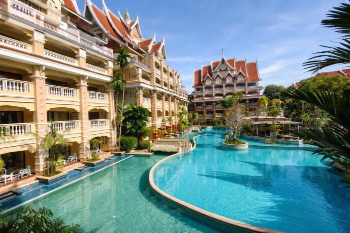 Aonang Ayodhaya Palace Krabi Beach Resort near Ao Nang