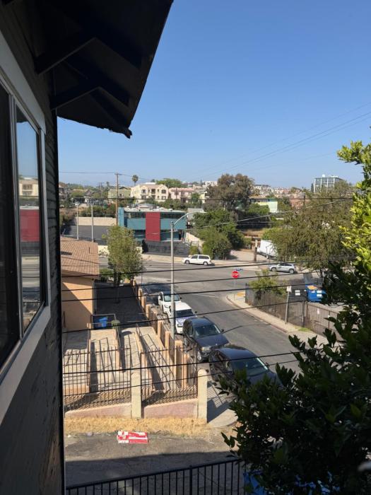 HABITACION PRIVADA CON Vista a LA CIUDAD EN APARTAMENTO COMPARTIDO