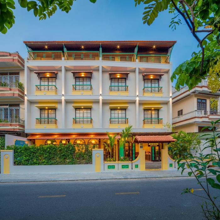BACKHOME BOUTIQUE Old Town Hoi An