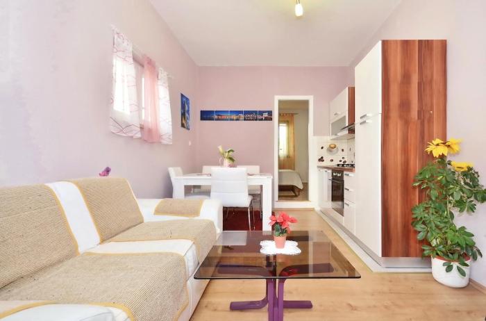 Apartment La-Le-100m from new beach