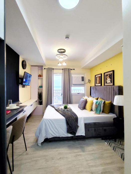 Yellow studio at Vivaldi