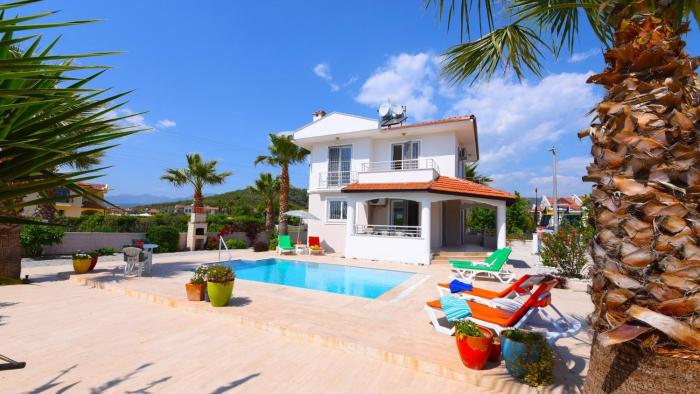 Peaceful Villa with Pool Near Calis Beach