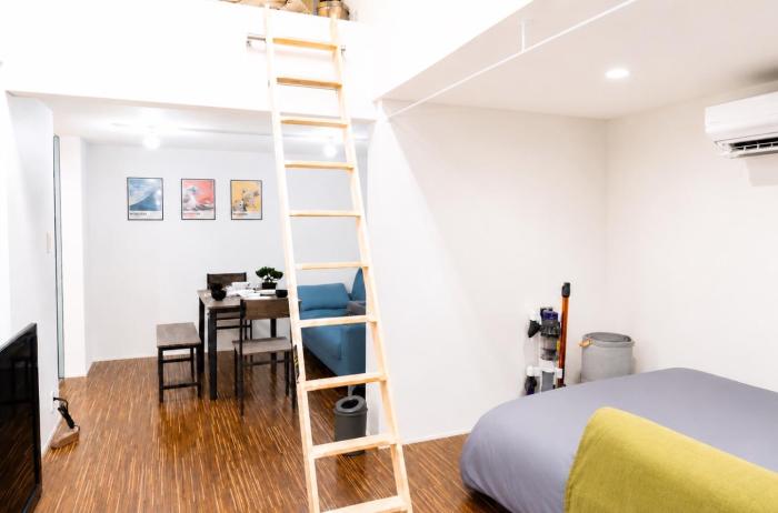 Right in front of Koreatown Maximum 8 people 9-minute walk from Tsuruhashi Station Direct access to Osaka and Namba