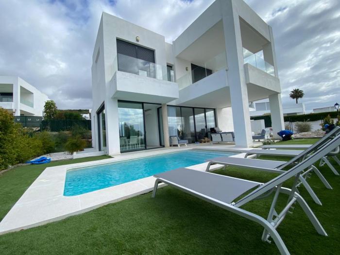 Villa vue mer sotogrande piscine chauffée - jacuzzi , pour 10 personnes