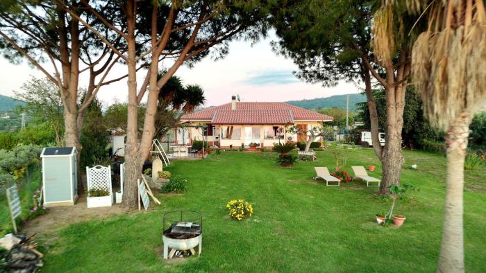 Appartamento con Giardino in una Fattoria Vista Mare